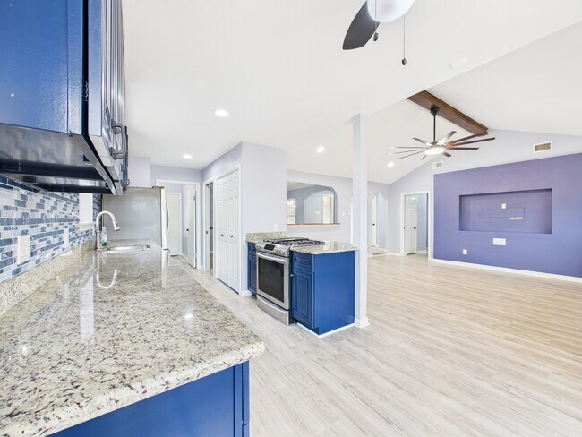 Building Photo - 10915 Sagedowne Ln