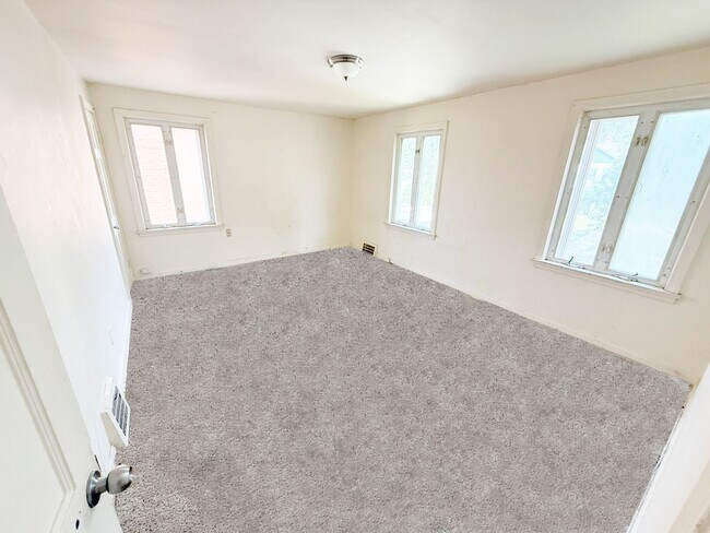 Building Photo - 3 BED 2 BATH BEAUTIFUL SINGLE FAMILY HOME