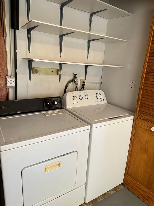 Building Photo - HOUSE - UPTOWN