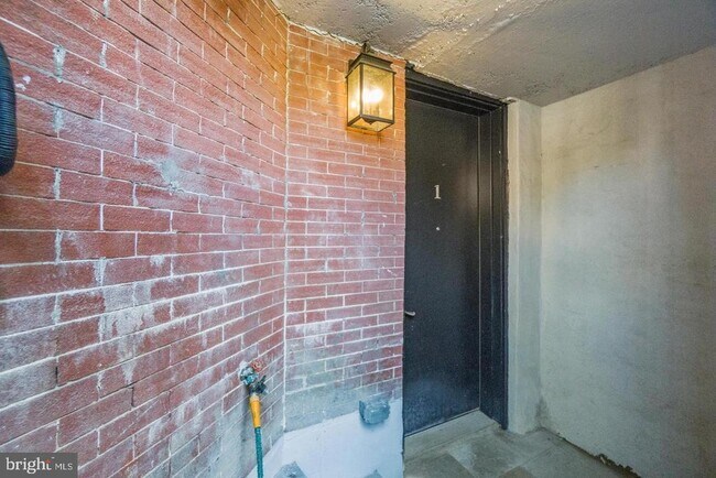 Building Photo - 2035 13th St NW