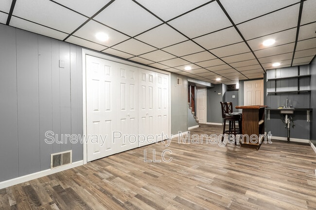 Building Photo - 259 W Wyncliffe Ave