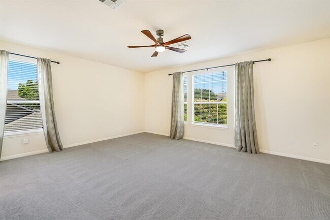 Building Photo - 1548 Homewood Cir