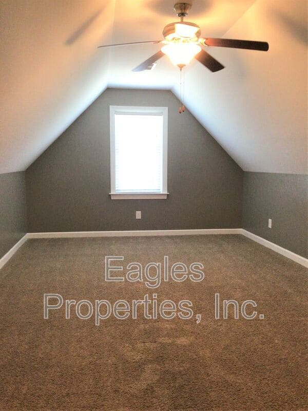 Building Photo - 511 Planters Ridge Dr
