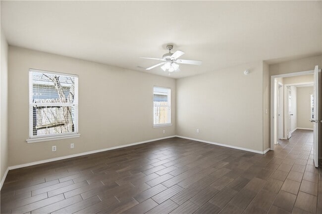 Building Photo - 6301 SW Meadow Well Ave