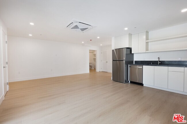 Building Photo - 8561 Belmont St