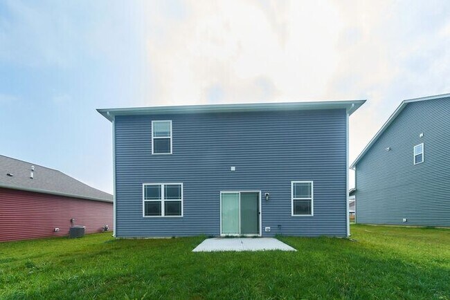 Building Photo - 4 Bedroom at Trotter's Landing in Camby With Pond View!