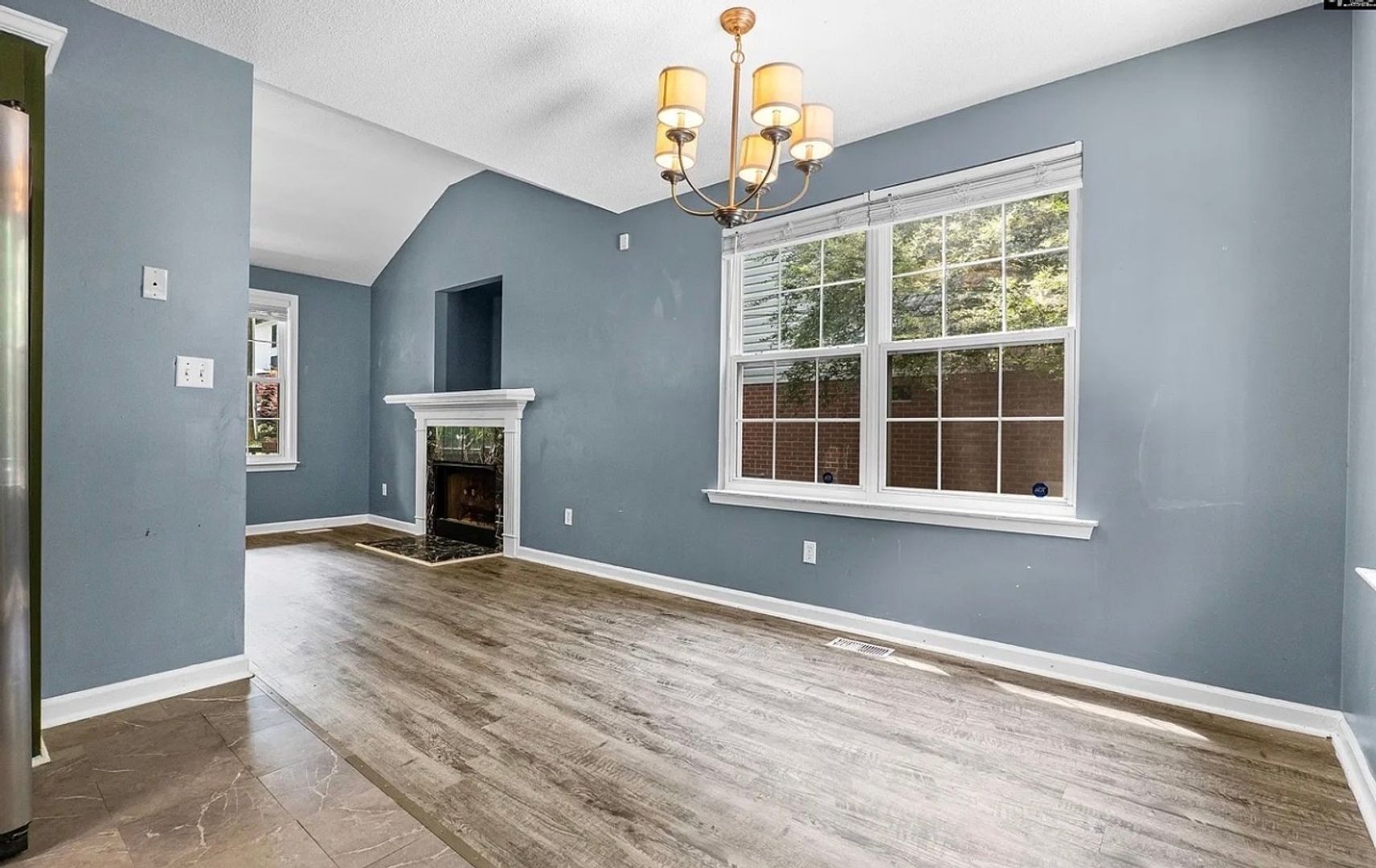 Building Photo - 4223 Woodridge Dr