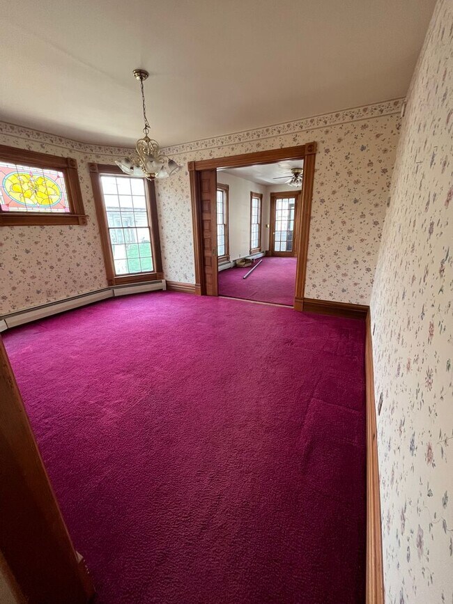 Building Photo - 940 Woodlawn St