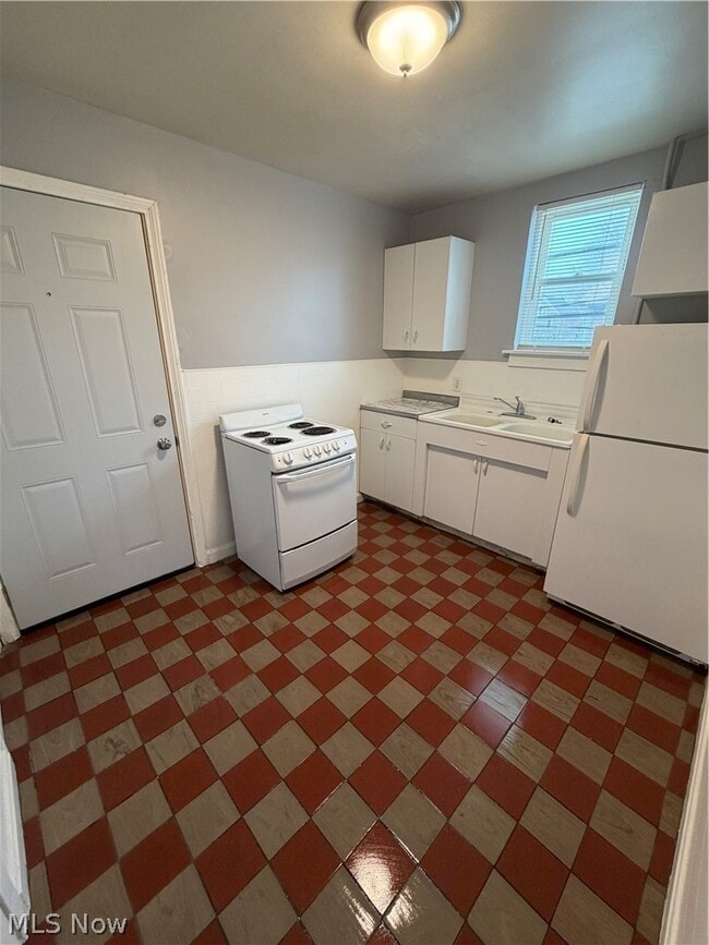 Building Photo - 310 Vine Ave