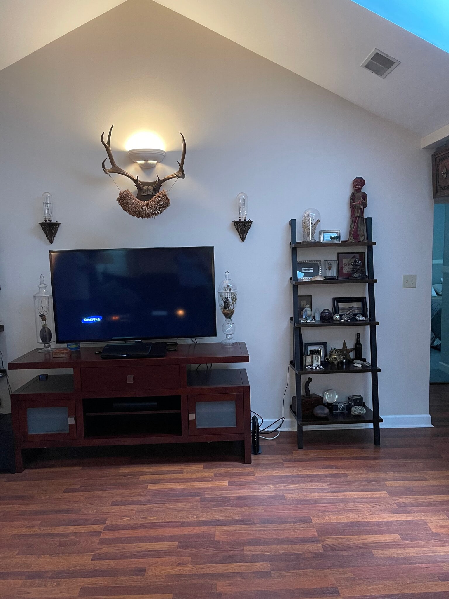 Wall space for big televisions - 3606 Walkers Ferry Ln