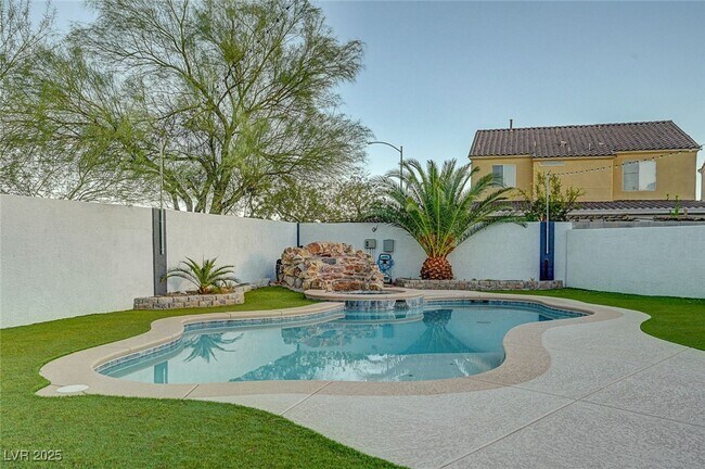 Building Photo - 5470 Logville St