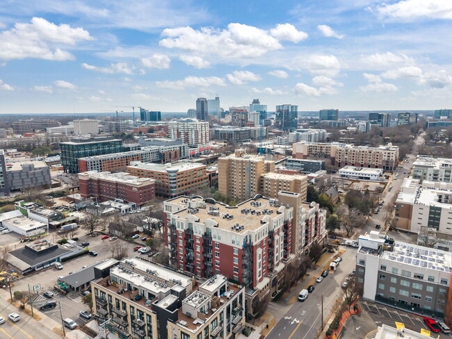 Building Photo - 618 N Boylan Ave