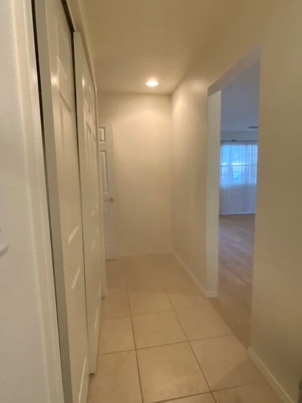 Hallway - 6116 Cloudcroft Rd NW