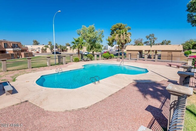 Building Photo - 4522 E Pueblo Ave