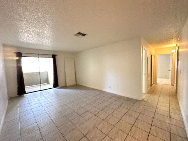 Building Photo - Beautiful South Shores Gated Community. 1st Floor unit. 2 beds. 2 baths.