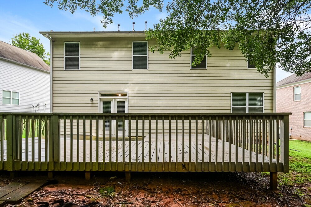 Building Photo - 2420 McIntosh Dr