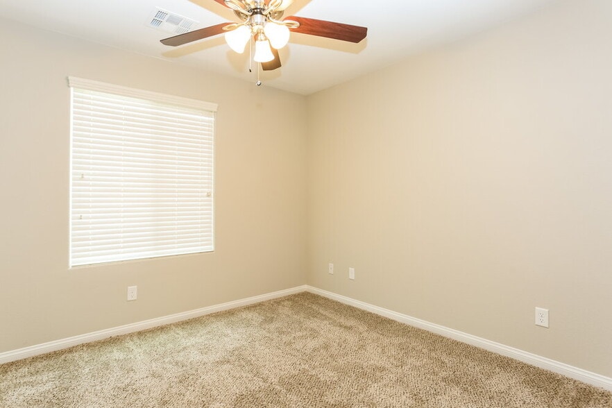 Building Photo - 5661 Primrose Peak Ct