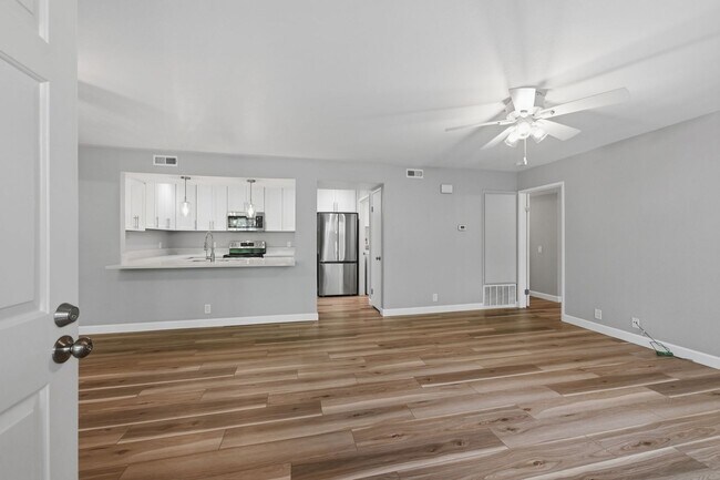 Building Photo - 4060 Rosenda Ct