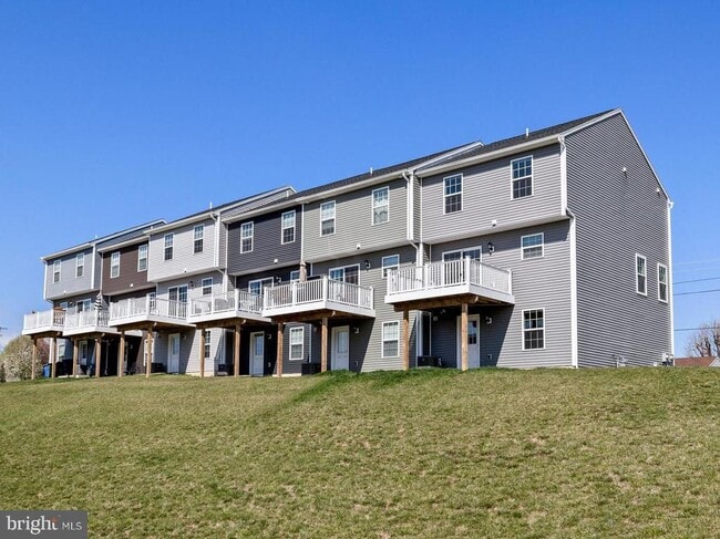 Building Photo - 16 Overshot Ln