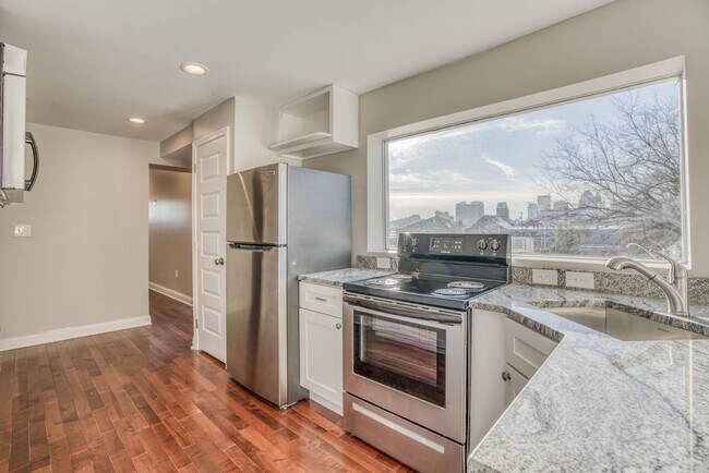 Building Photo - 1623 E Baltimore St