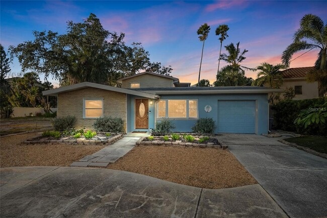 Primary Photo - 284 44th Ave