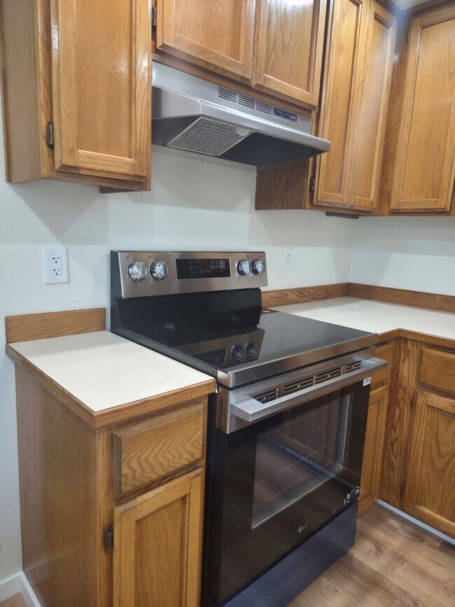 Building Photo - 10242 Ashley Cir NW