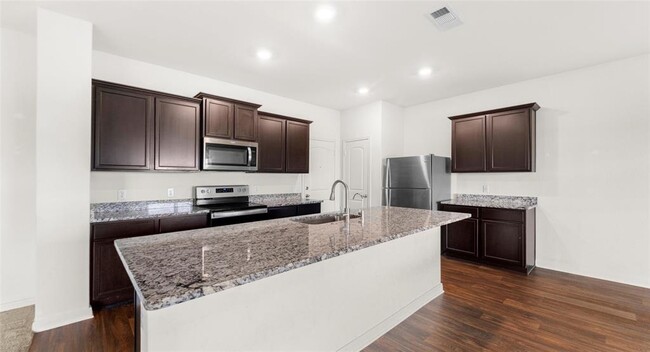 Building Photo - 18524 Speculator Ln