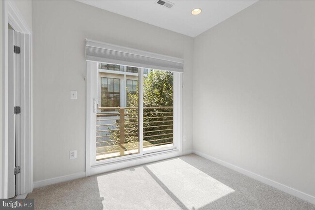 Building Photo - 2916 Penny Ln