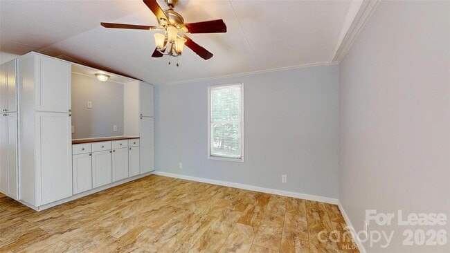 Building Photo - 4120 Glenola Dr