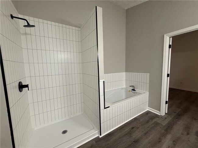 Building Photo - 4820 Tanners Spring Dr