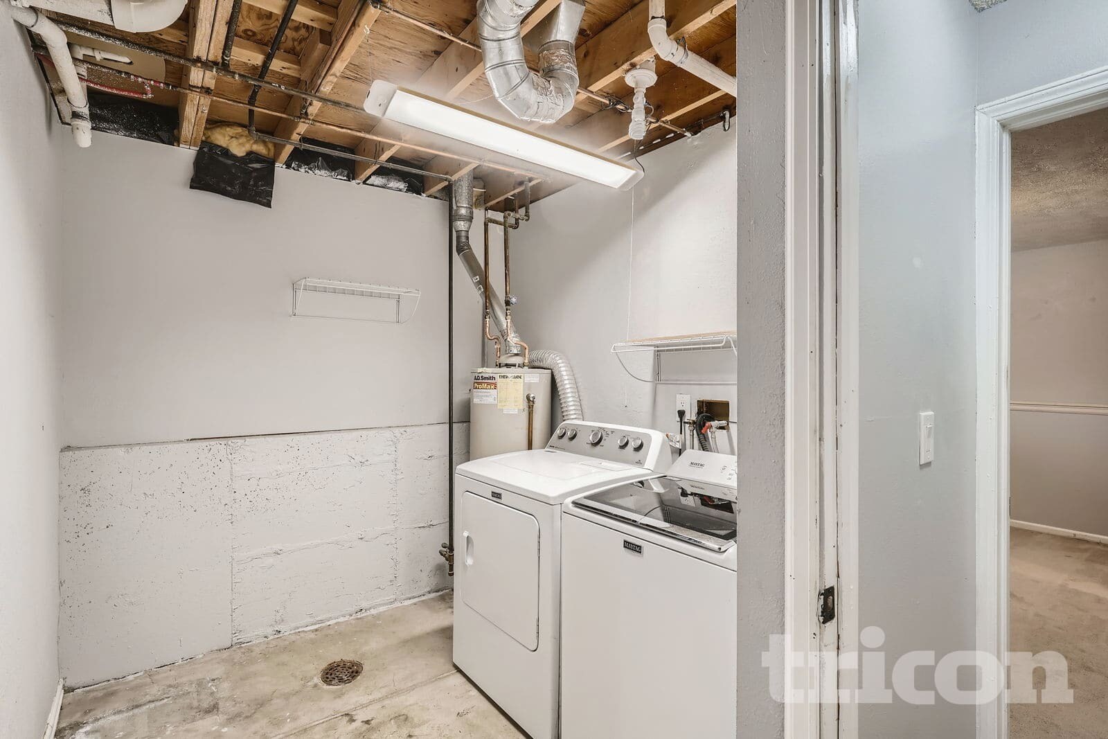Building Photo - 1721 S Genoa Way