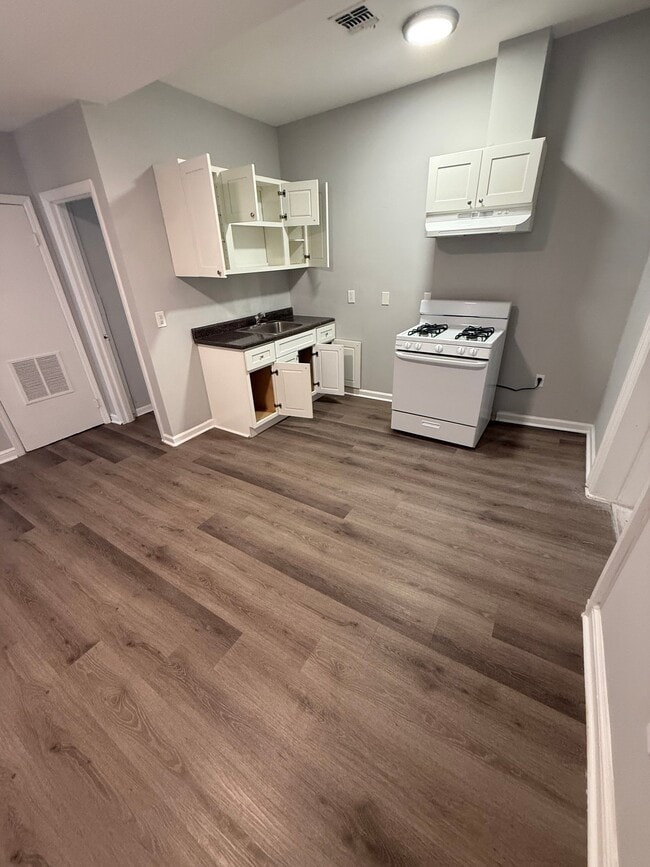 Building Photo - 71-73-73 N Main St