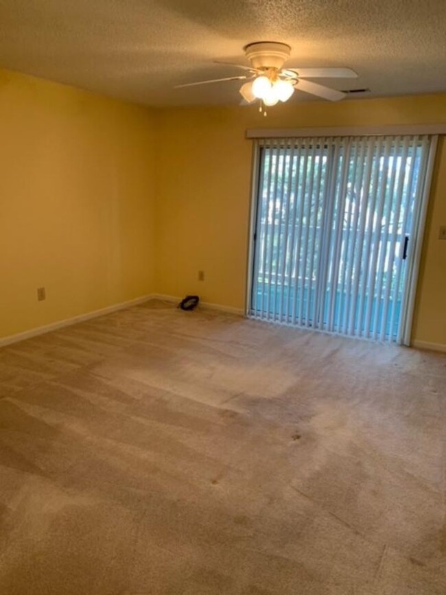 Building Photo - 1 Bedroom/1 Bath condo on 3rd Floor in Myr...