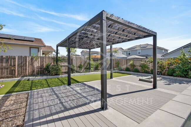 Building Photo - **move in 5/1 $500 off first months rent** Desirable Twelve Bridges Home | 4 bed 3.5 bath