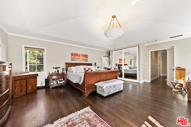 Building Photo - 401 N McCadden Pl