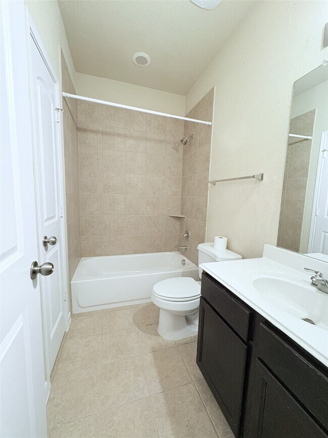 Building Photo - 18412 Sunrise Oaks Ct