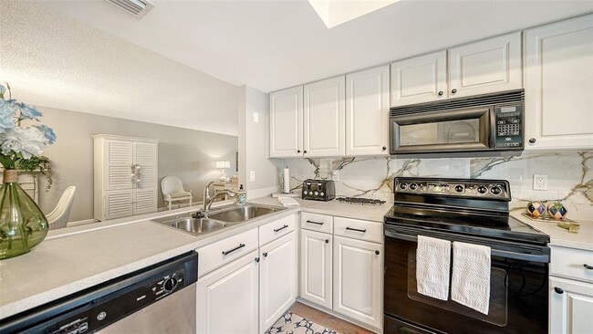 Building Photo - 3500 El Conquistador Pkwy