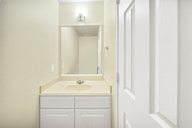 Building Photo - 5050 Ivy Fair Way