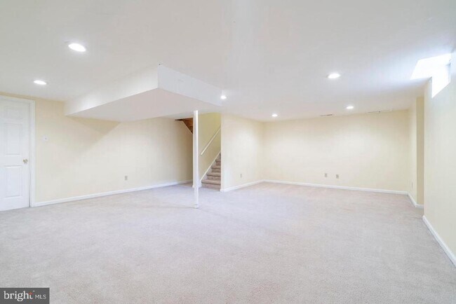 Building Photo - 4407 Waterford Way