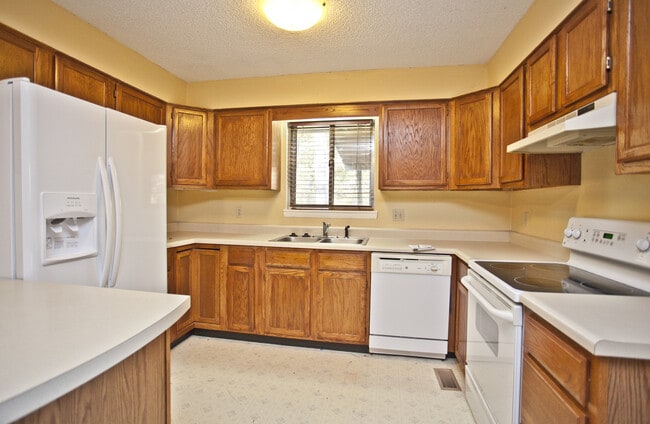 Building Photo - ***33 Sheneman Drive***