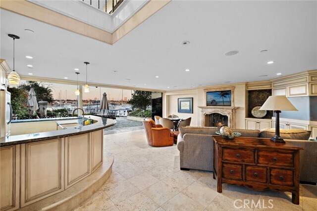 Building Photo - 900 E Balboa Blvd