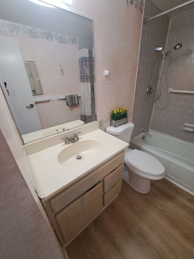 Building Photo - Mauna Loa Shores Condo