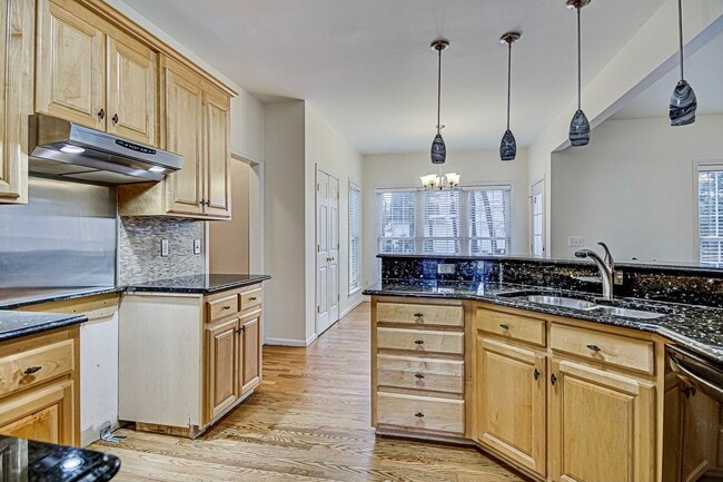 Building Photo - Available Now - Large 5 BD/3 Full Bath Home with Fenced Yard