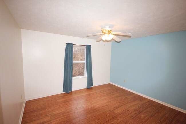 Bedroom 3 - 610 Fieldstone Dr