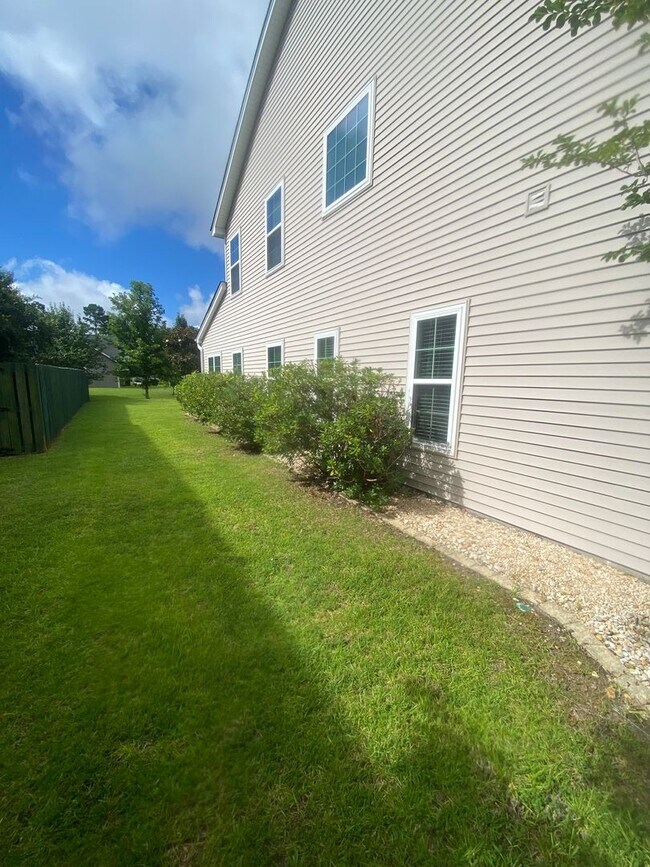 Building Photo - 4 Bedrooms 2.5 Baths in Richmond Hill, Available in 8/10/26!! Located in the sought-after Buckhea...