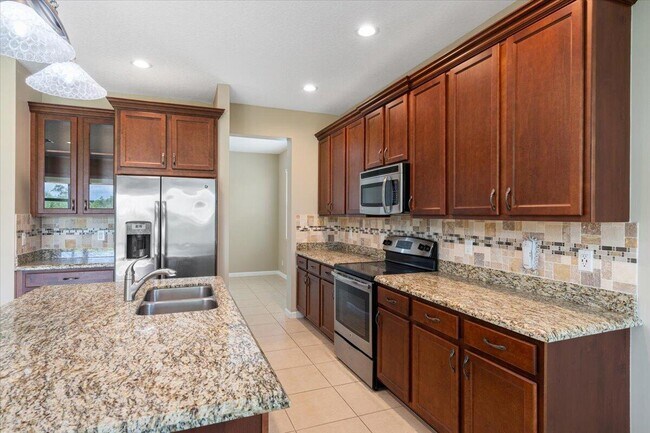 Building Photo - 12054 SW Bennington Cir