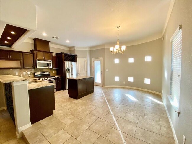 Building Photo - 2233 Amber Point Pl