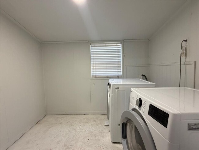 Building Photo - 17501 Ranch to Market Rd 150