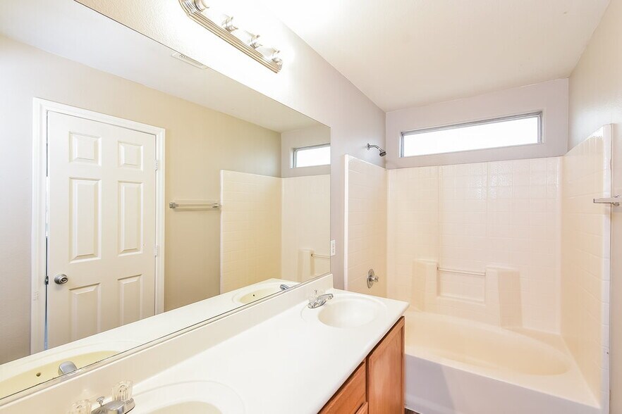 Building Photo - 8028 N Copperhead Creek St