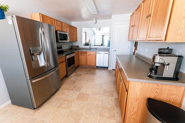 Building Photo - 3BD/2BA in Cross Creek Community